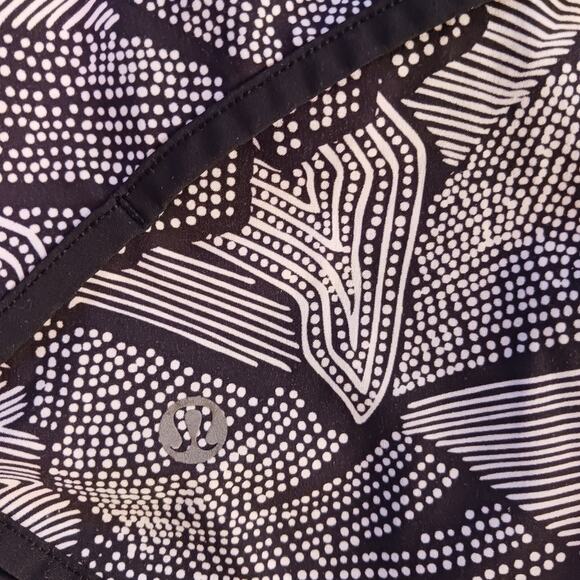 Lululemon speed short. Size 4 - Picture 6 of 6